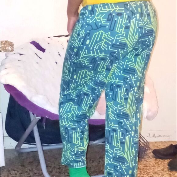 Free pj Shirt and pant - Picture 10 of 11